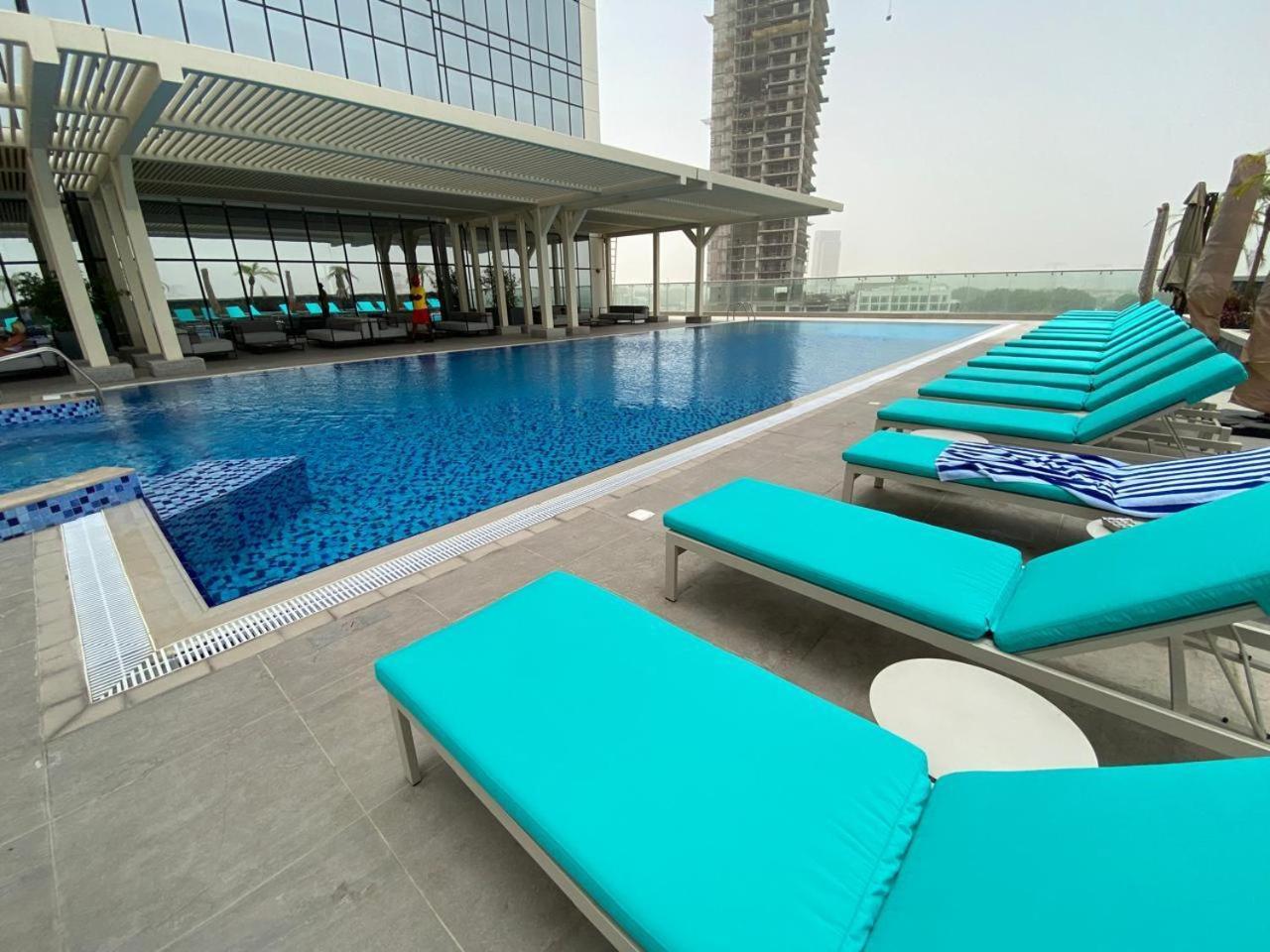 In Novotel Jvt Jumeirah Village Triangel Apartment *