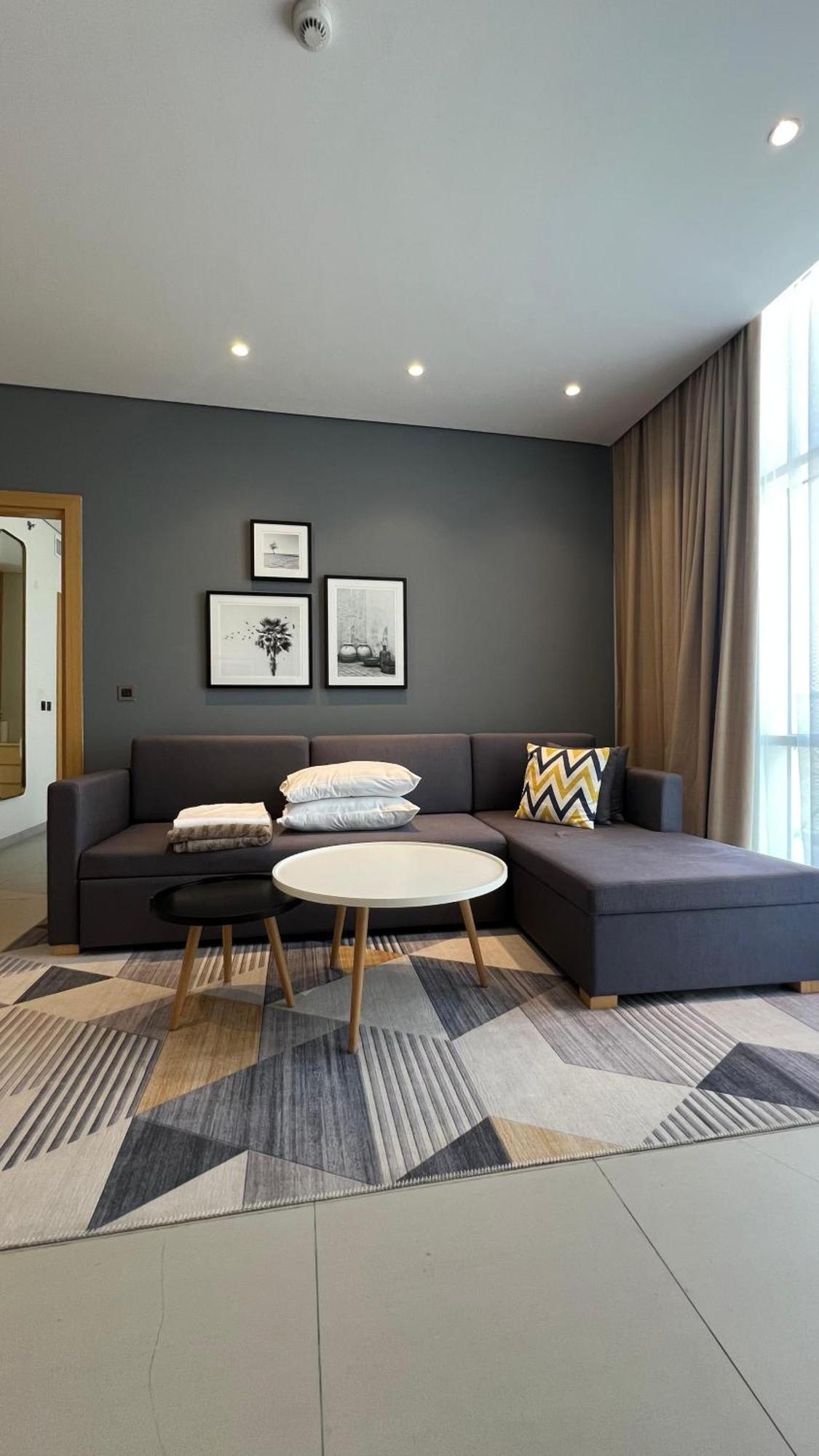 In Novotel Jvt Jumeirah Village Triangel Apartment *